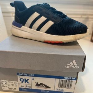 Boys sneakers size 9c